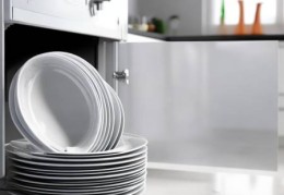 碗筷消毒柜使用指南：适合家庭卫生消毒的好选择