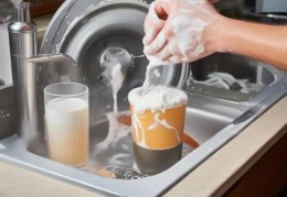 洗衣机黑灰尘困扰？教你一招彻底清洁！