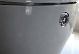 智能马桶透气孔位置揭秘