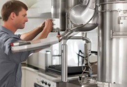 油烟机排烟管接口常见问题解析：如何有效防止漏水