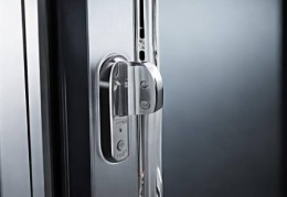 防盗门铝板填充工艺解析：提升安全与美观的秘密